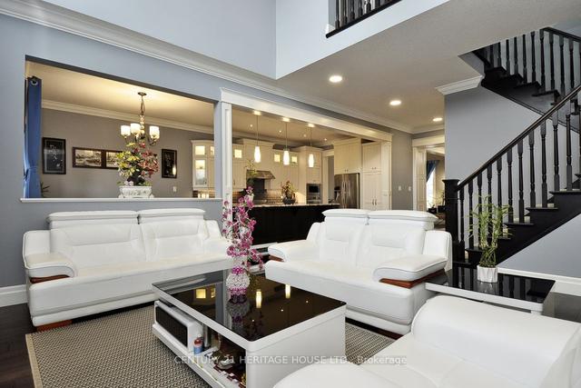 300 Deerfoot Tr, House detached with 4 bedrooms, 5 bathrooms and 5 parking in Waterloo ON | Image 3