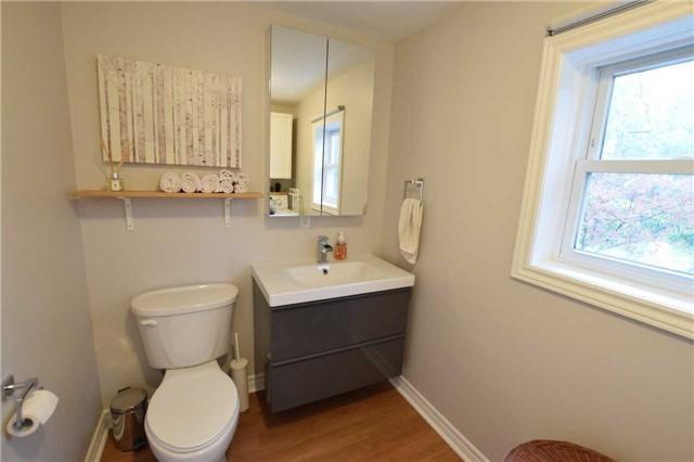 204 Canada St, House detached with 3 bedrooms, 2 bathrooms and 2 parking in Hamilton ON | Image 12