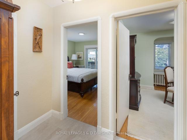 449 Elm Rd, House detached with 2 bedrooms, 2 bathrooms and 3 parking in Toronto ON | Image 2