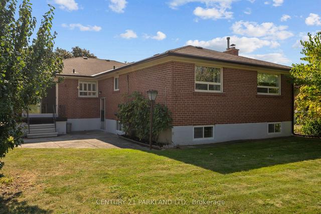12 Bowhill Cres, House detached with 3 bedrooms, 2 bathrooms and 4 parking in Toronto ON | Image 31