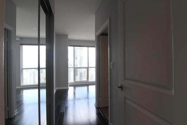 4815 - 386 Yonge St, Condo with 2 bedrooms, 2 bathrooms and 1 parking in Toronto ON | Image 20