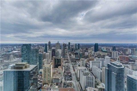 5616 - 386 Yonge St, Condo with 3 bedrooms, 2 bathrooms and 1 parking in Toronto ON | Image 12