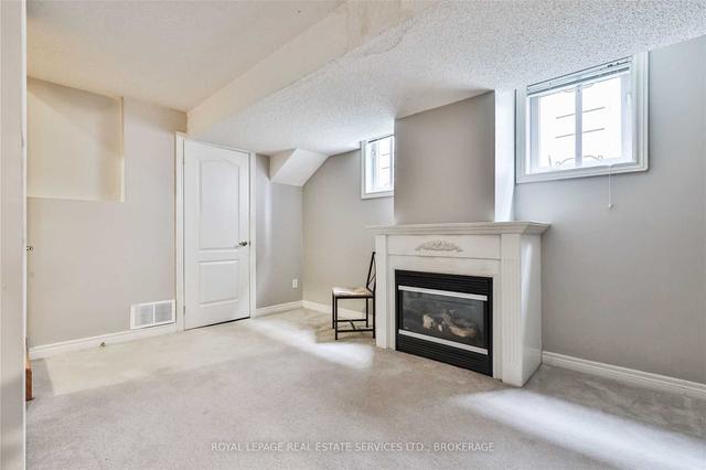 2307 Newcastle Cres, House semidetached with 1 bedrooms, 2 bathrooms and 4 parking in Oakville ON | Image 25