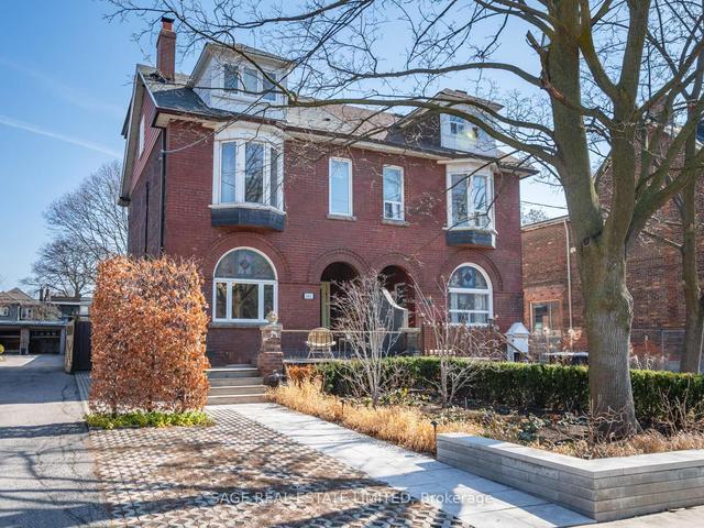 165 Delaware Ave, House semidetached with 4 bedrooms, 4 bathrooms and 0 parking in Toronto ON | Image 1