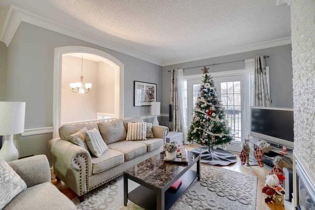 2447 Newcastle Cres, House semidetached with 3 bedrooms, 3 bathrooms and 4 parking in Oakville ON | Image 31