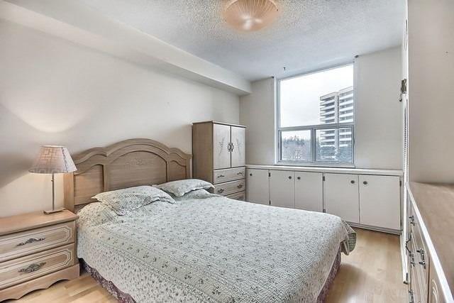 510 - 50 Inverlochy Blvd, Condo with 3 bedrooms, 2 bathrooms and 1 parking in Markham ON | Image 6