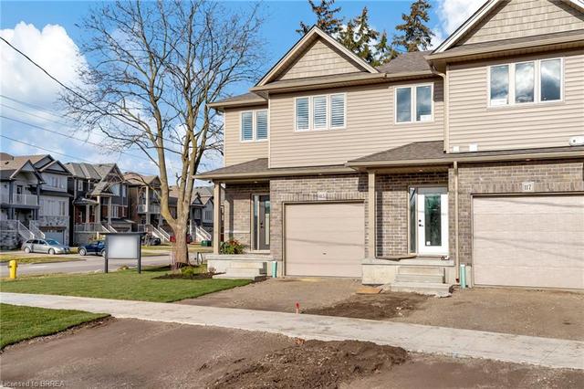 121 Birkett Lane, House attached with 3 bedrooms, 1 bathrooms and 1 parking in Brantford ON | Image 12