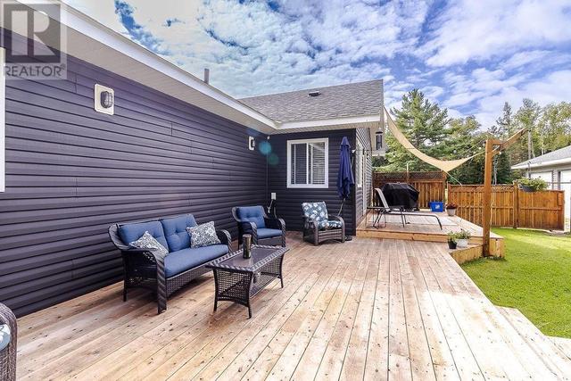 1229 Airport Rd, House detached with 3 bedrooms, 1 bathrooms and null parking in Sault Ste. Marie ON | Image 7