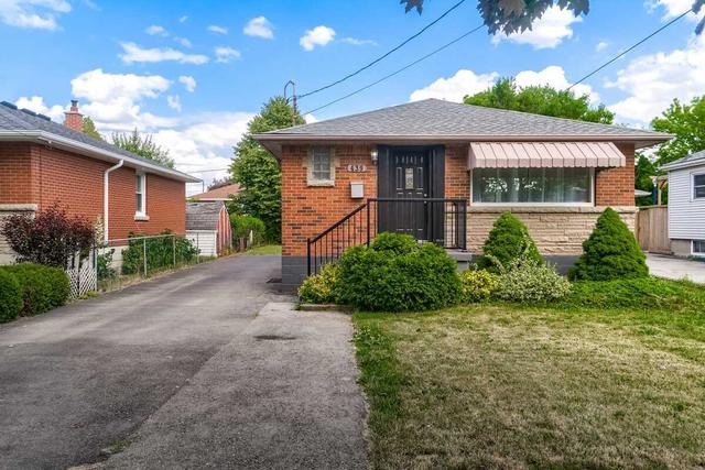 439 East 43rd St, House detached with 3 bedrooms, 2 bathrooms and 4 parking in Hamilton ON | Card Image