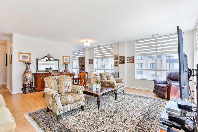 302 - 980 Yonge St, Condo with 2 bedrooms, 2 bathrooms and 1 parking in Toronto ON | Image 4