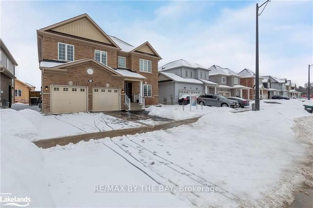 215 Breton St, House detached with 4 bedrooms, 4 bathrooms and 4 parking in Clearview ON | Image 23