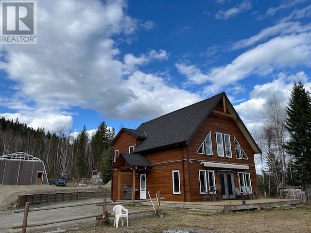 2644 Eagle Creek Road, House detached with 2 bedrooms, 2 bathrooms and null parking in Cariboo H BC | Image 1