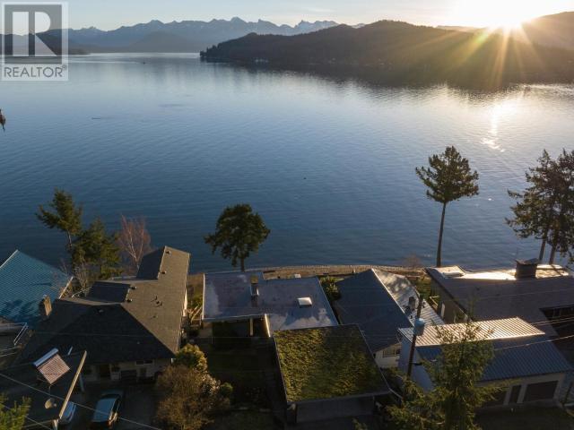 362 Avalon Drive, House detached with 4 bedrooms, 3 bathrooms and 2 parking in Gibsons BC | Image 21