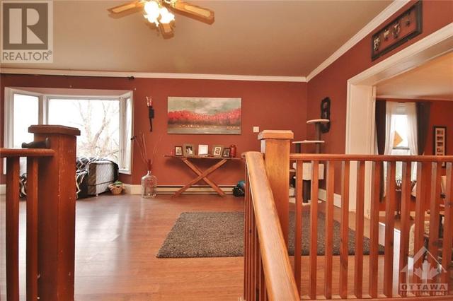 8250 Lloyd Graham Avenue, House detached with 4 bedrooms, 2 bathrooms and 10 parking in Ottawa ON | Image 7
