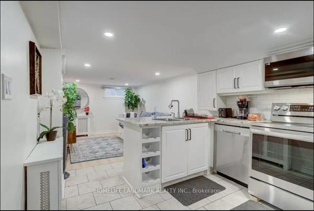 204 Oakcrest Ave, House detached with 3 bedrooms, 3 bathrooms and 3 parking in Toronto ON | Image 20
