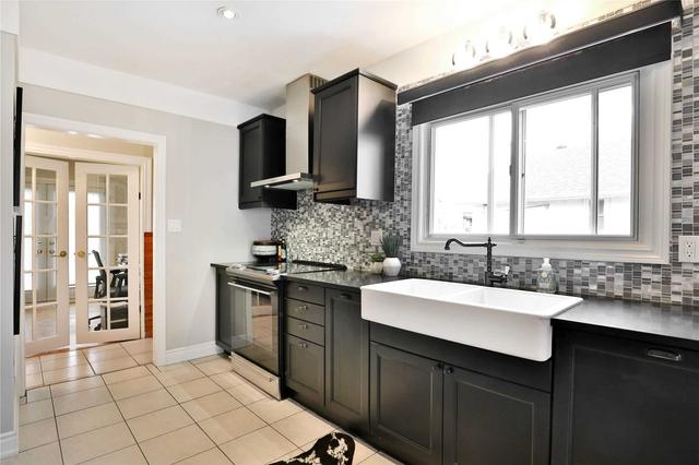 82 Eaglewood Blvd, House detached with 3 bedrooms, 2 bathrooms and 4 parking in Mississauga ON | Image 10