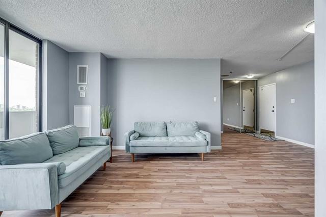 1212 - 301 Prudential Dr, Condo with 3 bedrooms, 2 bathrooms and 1 parking in Toronto ON | Image 3