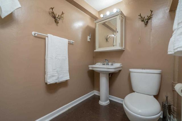 420 Lanor Ave, House detached with 3 bedrooms, 2 bathrooms and 3 parking in Toronto ON | Image 10