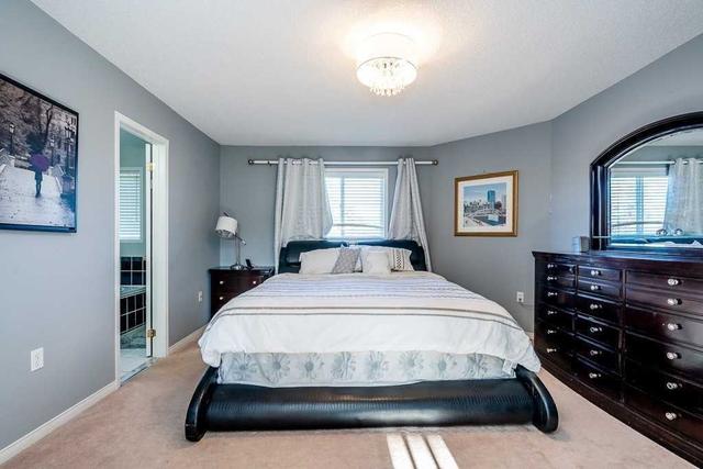 7 Crompton Dr, House detached with 3 bedrooms, 3 bathrooms and 6 parking in Barrie ON | Image 4