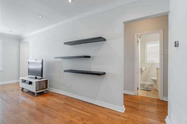 907 Islington Ave, House detached with 2 bedrooms, 2 bathrooms and 6 parking in Toronto ON | Image 32