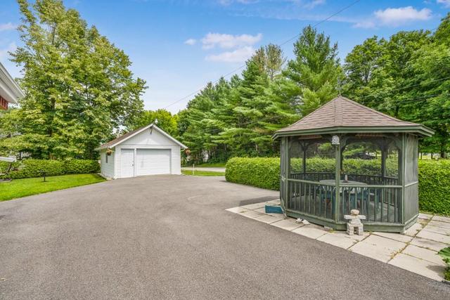 2897 Front Road, House detached with 3 bedrooms, 2 bathrooms and 4 parking in East Hawkesbury ON | Image 5