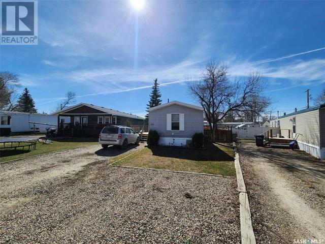 305 5th Avenue, Home with 3 bedrooms, 2 bathrooms and null parking in Caronport SK | Image 30