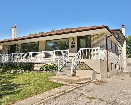 Upper - 3341 Verhoeven Dr, House semidetached with 3 bedrooms, 2 bathrooms and 2 parking in Mississauga ON | Image 1