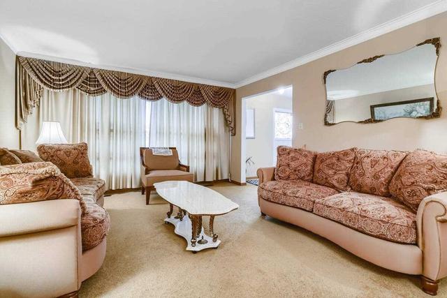 7054 Darcel Ave, House semidetached with 3 bedrooms, 2 bathrooms and 4 parking in Mississauga ON | Image 33
