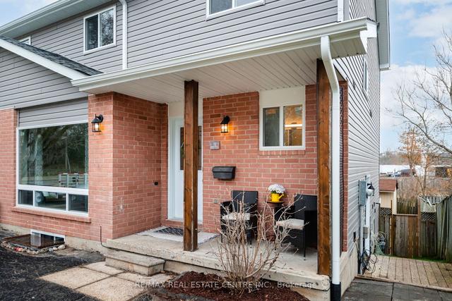 19 Orange St, House semidetached with 3 bedrooms, 3 bathrooms and 4 parking in Orangeville ON | Image 12