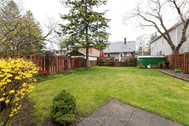 61 Dolphin Dr, House detached with 2 bedrooms, 2 bathrooms and 4 parking in Toronto ON | Image 33