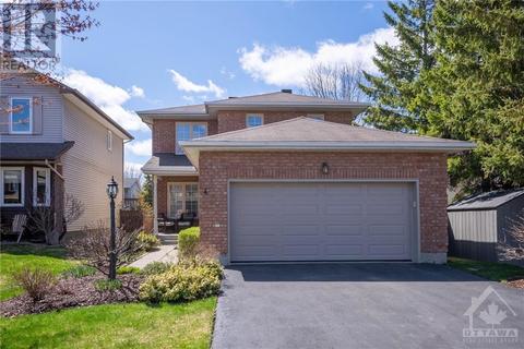 4 Saddlehorn Crescent, House detached with 3 bedrooms, 2 bathrooms and 4 parking in Ottawa ON | Card Image