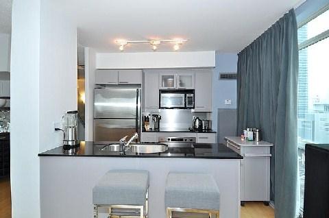 lph 12 - 36 Blue Jays Way, Condo with 2 bedrooms, 3 bathrooms and 1 parking in Toronto ON | Image 8
