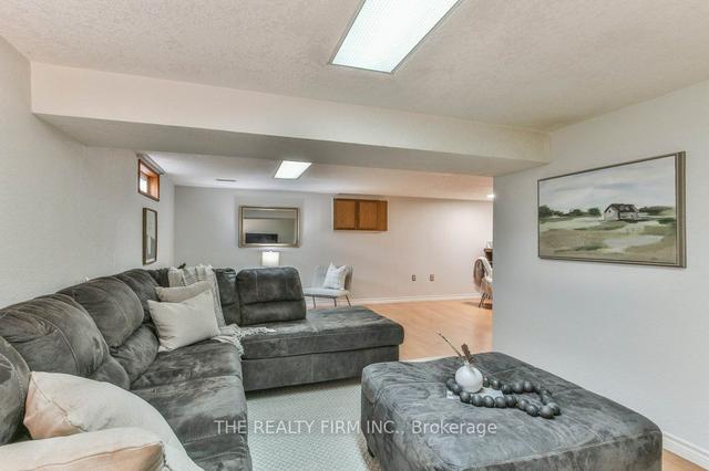 8 Barrett Cres, House detached with 3 bedrooms, 2 bathrooms and 2 parking in London ON | Image 19