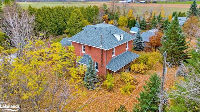 307399 Centre A Line, House detached with 4 bedrooms, 2 bathrooms and 6 parking in Grey Highlands ON | Image 5