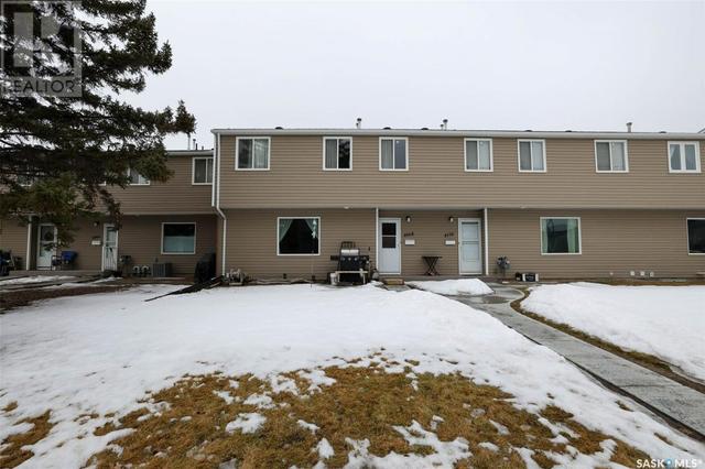 4168 Castle Road, House attached with 3 bedrooms, 2 bathrooms and null parking in Regina SK | Image 2