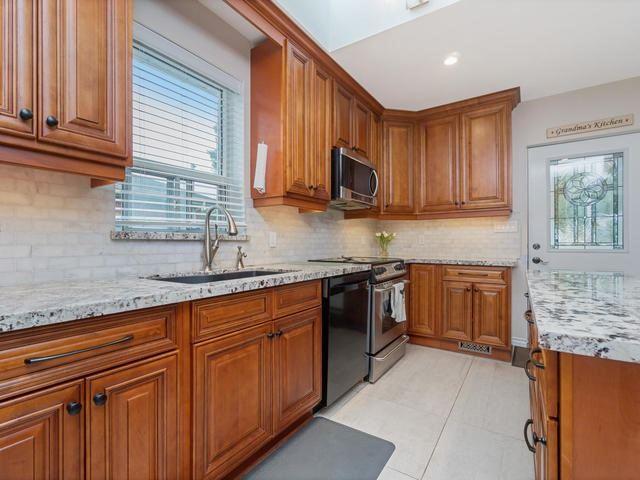 1335 Haig Blvd, House detached with 2 bedrooms, 3 bathrooms and 8 parking in Mississauga ON | Image 5