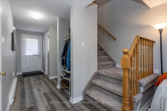 5 Loggers Run, Townhouse with 3 bedrooms, 2 bathrooms and 2 parking in Barrie ON | Image 3