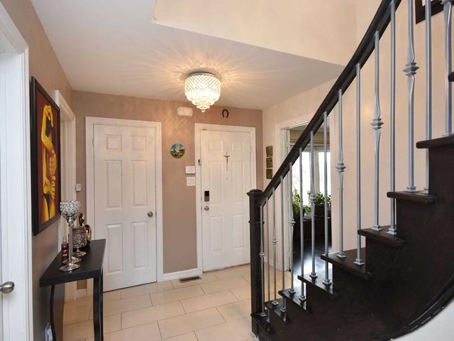 50 Horsham St, House detached with 4 bedrooms, 4 bathrooms and 4 parking in Brampton ON | Image 2