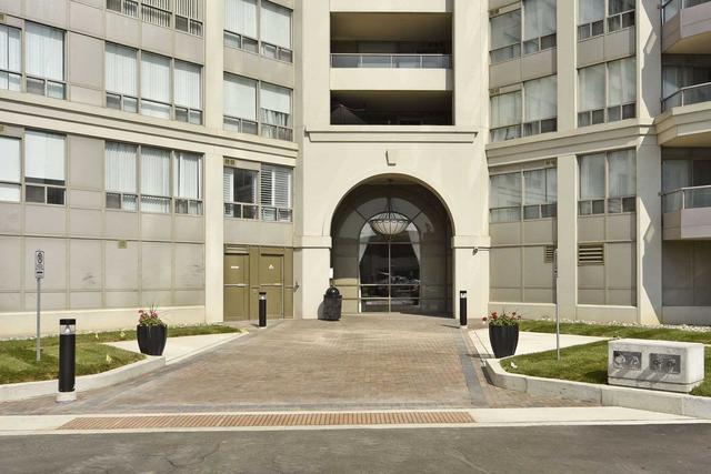1020 - 9017 Leslie St, Condo with 2 bedrooms, 2 bathrooms and 1 parking in Richmond Hill ON | Image 1