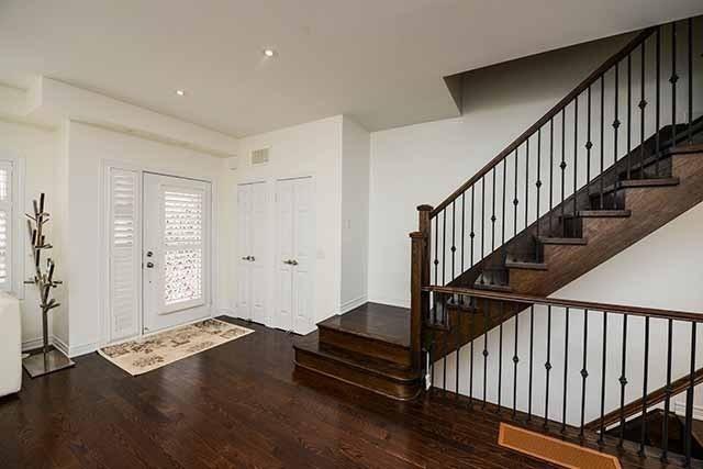 16 - 2460 Prince Michael Dr, Townhouse with 3 bedrooms, 3 bathrooms and 2 parking in Oakville ON | Image 3