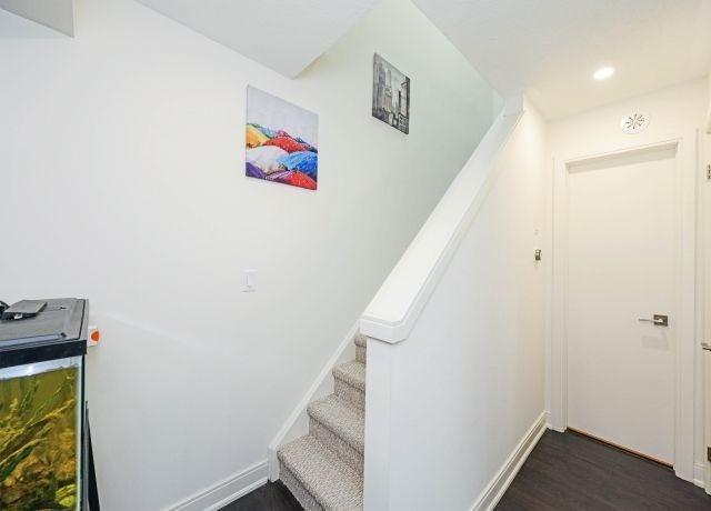 99 - 100 Dufay Rd, Townhouse with 2 bedrooms, 2 bathrooms and 1 parking in Brampton ON | Image 3