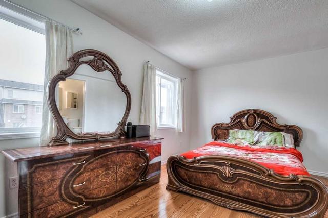 2194 St. Clair Ave W, House semidetached with 3 bedrooms, 4 bathrooms and 2 parking in Toronto ON | Image 7