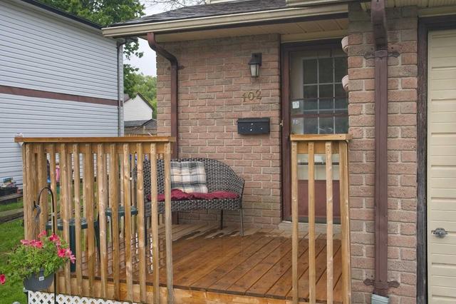 102 Mowat Cres, House semidetached with 3 bedrooms, 2 bathrooms and 3 parking in Barrie ON | Image 26