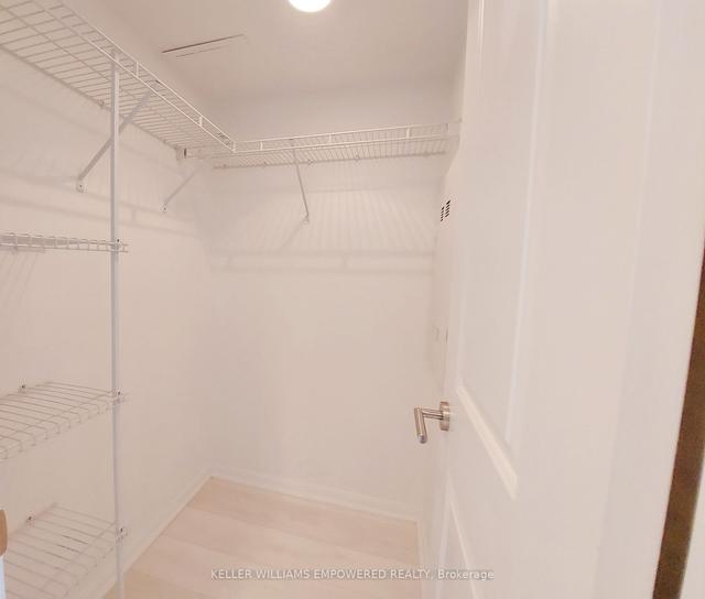909 - 400 Adelaide St E, Condo with 1 bedrooms, 2 bathrooms and 0 parking in Toronto ON | Image 2