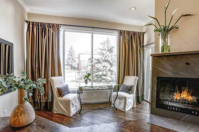30 Regina Ave, House detached with 4 bedrooms, 4 bathrooms and 4 parking in Toronto ON | Image 12