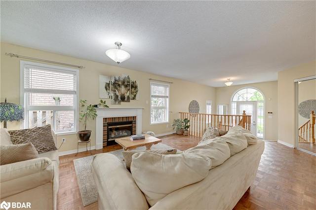 33 Meyer Avenue, House detached with 4 bedrooms, 3 bathrooms and null parking in Barrie ON | Image 24