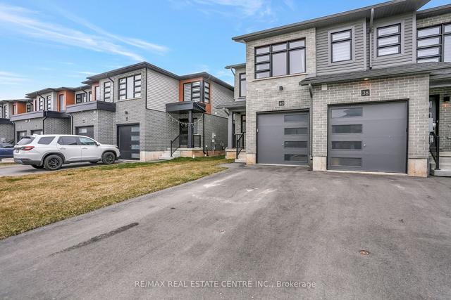 40 Wilkinson Ave, House attached with 3 bedrooms, 3 bathrooms and 3 parking in Cambridge ON | Image 12