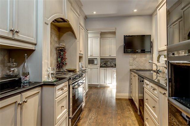 84 North Dr, House detached with 4 bedrooms, 4 bathrooms and 10 parking in Toronto ON | Image 10