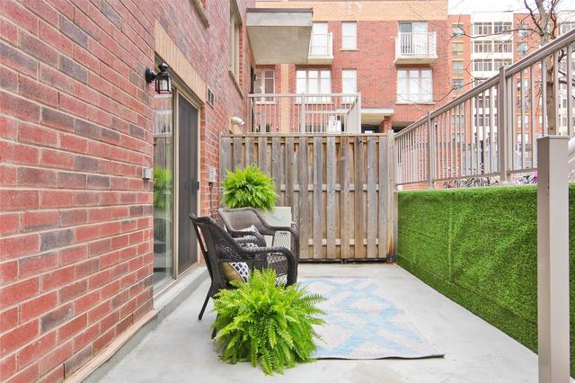 121 - 11 Ruttan St, Townhouse with 2 bedrooms, 2 bathrooms and 1 parking in Toronto ON | Image 18