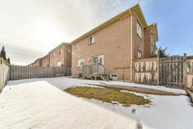 56 Leagate St, House detached with 4 bedrooms, 4 bathrooms and 6 parking in Brampton ON | Image 33